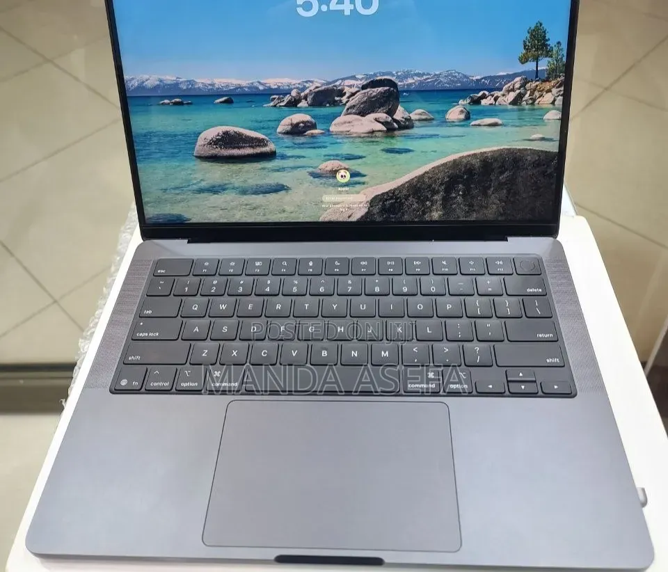 New Laptop Apple MacBook Pro 16GB Apple M5 SSD 512GB