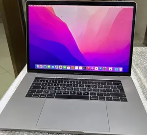 New Laptop Apple MacBook Pro 2017 16GB Intel Core i7 SSD 512GB
