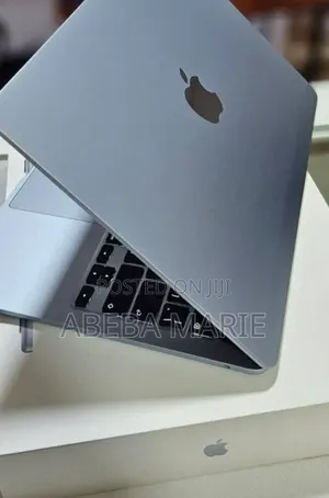 New Laptop Apple MacBook Air 2025 M4 13-inch 16GB Apple M4 SSD 1T