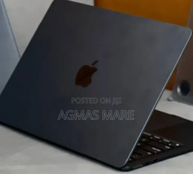 New Laptop Apple MacBook Air 2022 M2 8GB Apple M2 SSD 256GB