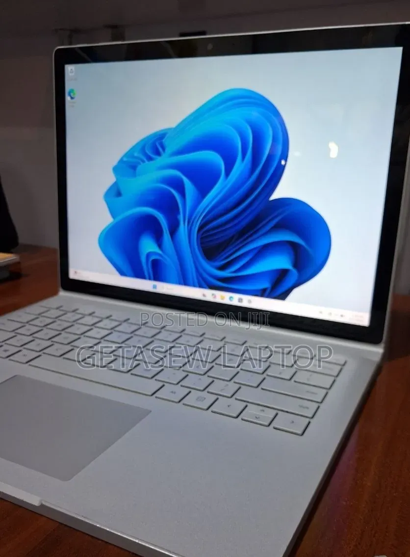 New Laptop Microsoft Surface Book 2 16GB Intel Core i7 SSD 512GB