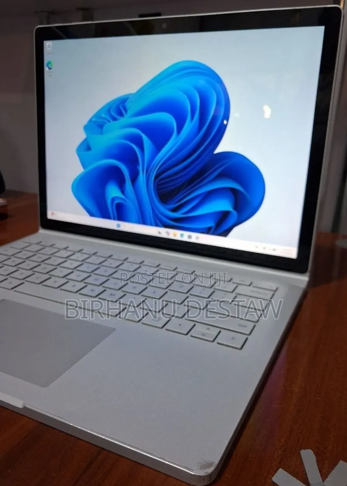 New Laptop Microsoft Surface Book 2 16GB Intel Core i7 SSD 512GB
