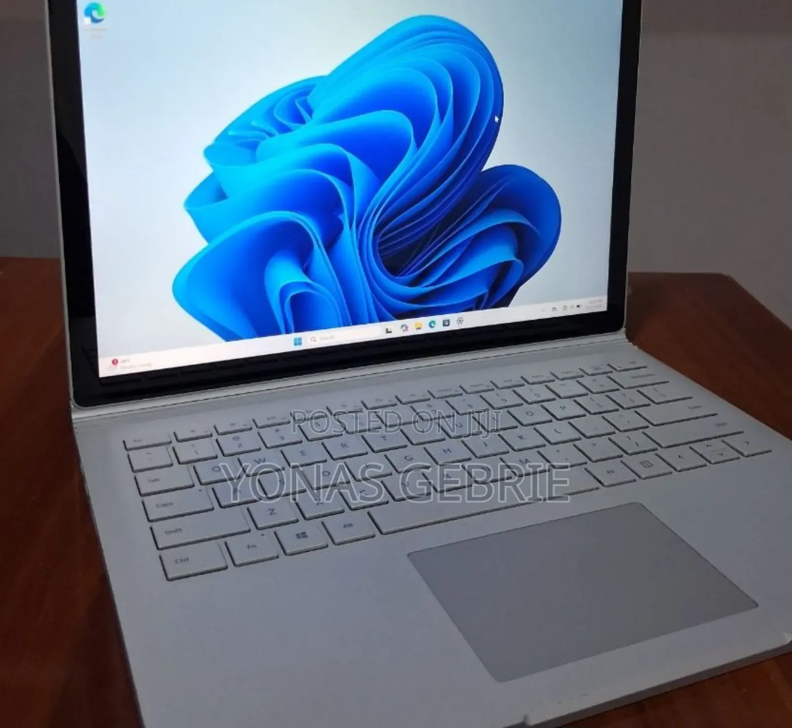 New Laptop Microsoft Surface 16GB Intel Core i7 SSD 512GB