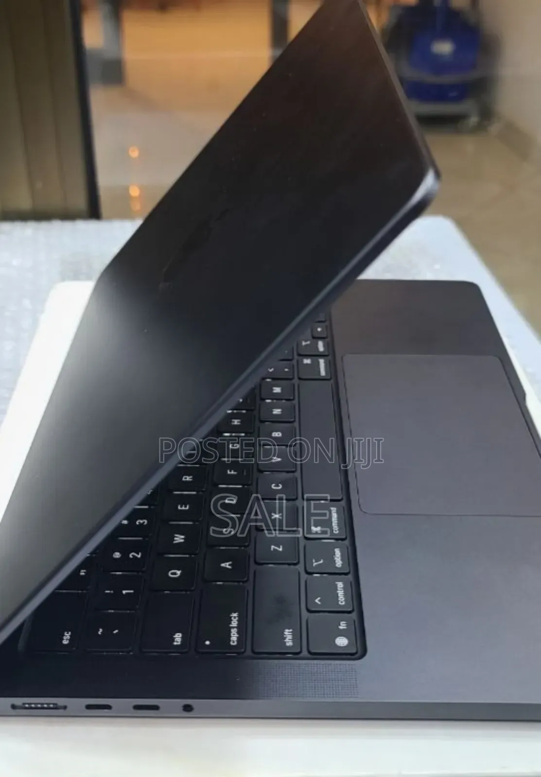 New Apple MacBook Pro 2025 M5 14-inch 16GB Apple M1 Pro SSD 512GB