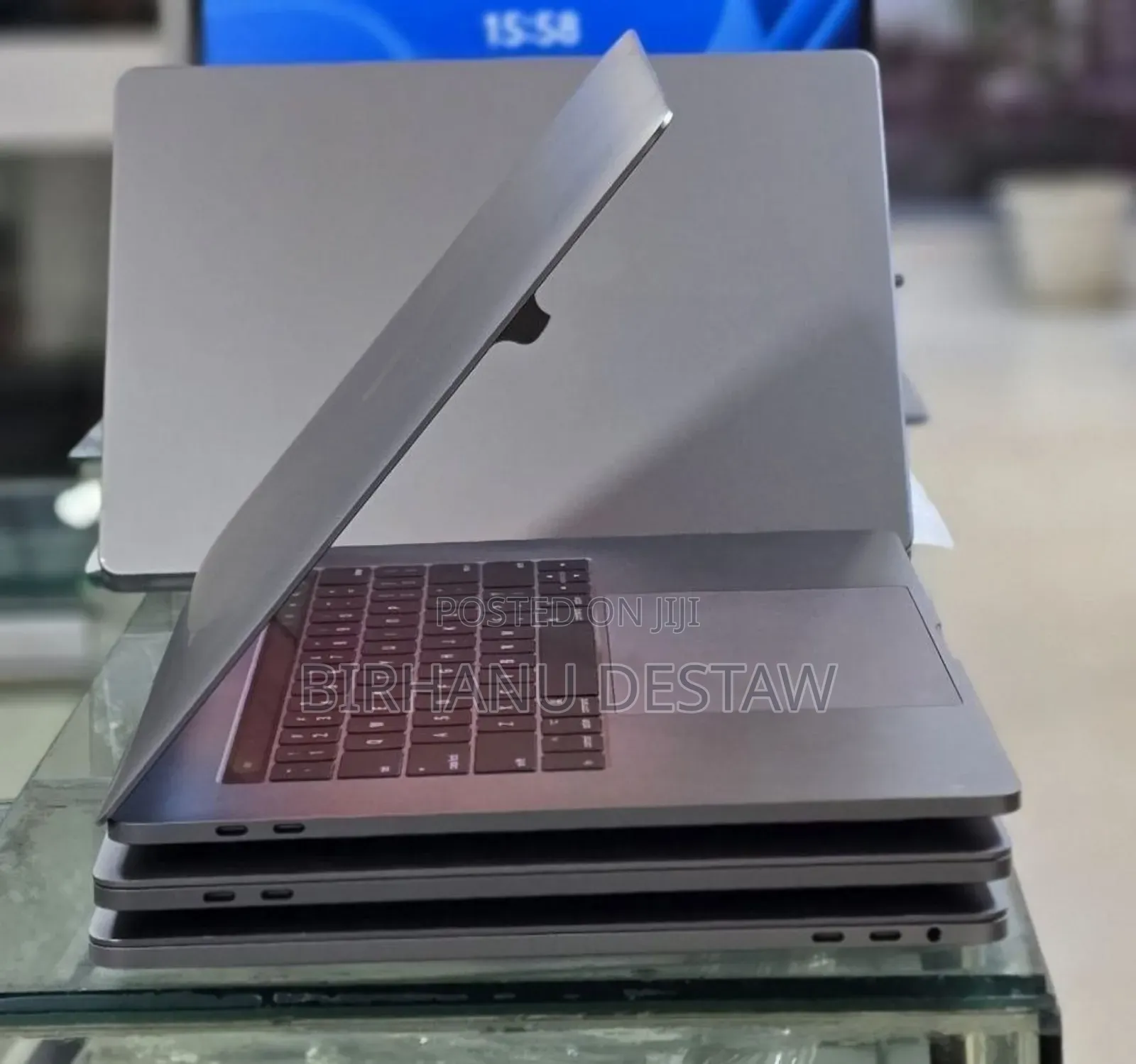 New Laptop Apple MacBook Pro 2017 16GB Intel Core i7 SSD 512GB