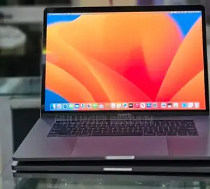 New Laptop Apple MacBook Pro 2017 16GB Intel Core i7 SSD 512GB