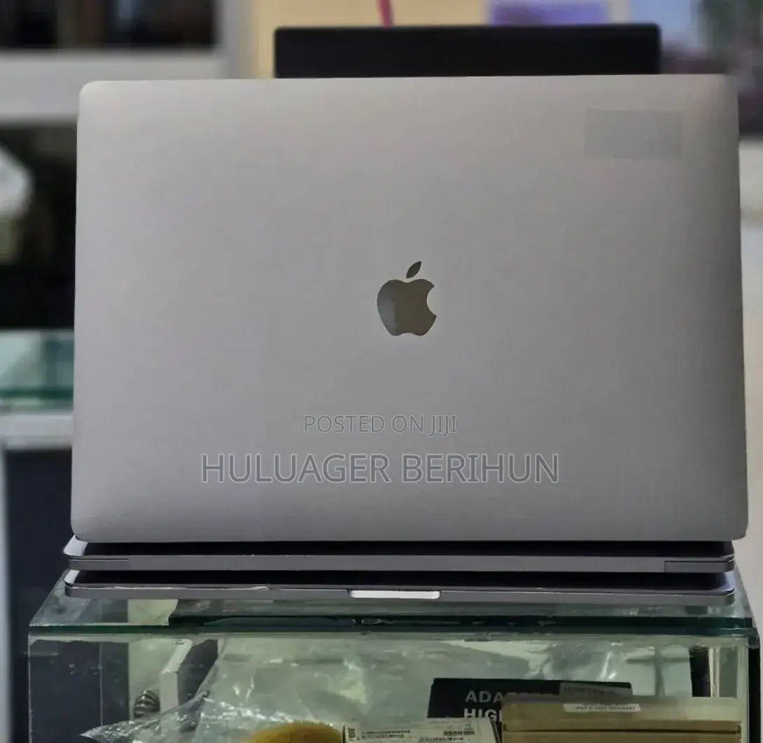 New Laptop Apple MacBook Pro 2017 16GB Intel Core i7 SSD 512GB