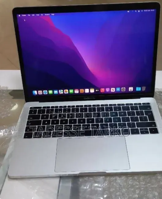 New Laptop Apple MacBook Pro 2017 16GB Intel Core i5 SSD 256GB