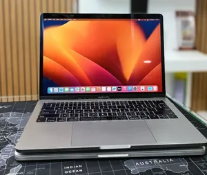 New Laptop Apple MacBook Pro 2017 16GB Intel Core i5 SSD 256GB