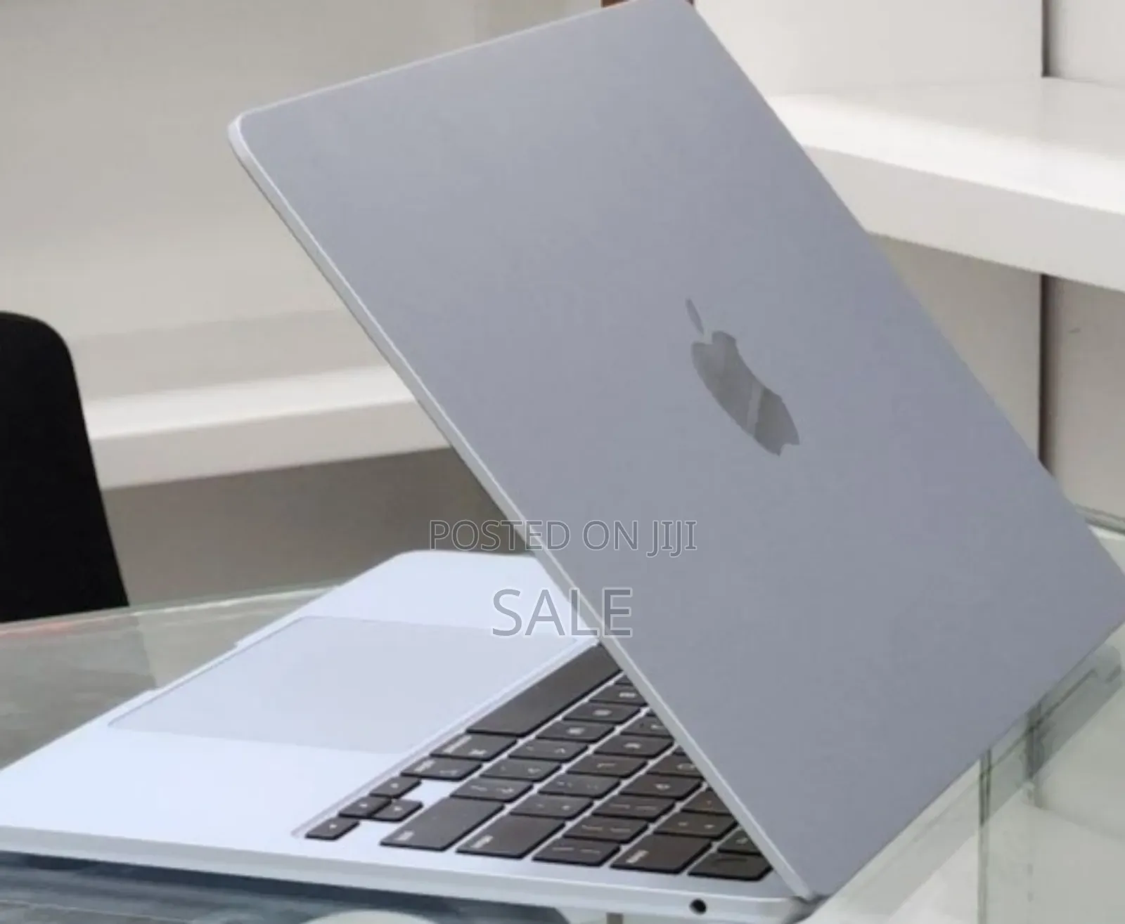 New Laptop Apple MacBook Air 2025 M4 13-inch 16GB Apple M4 SSD 256GB