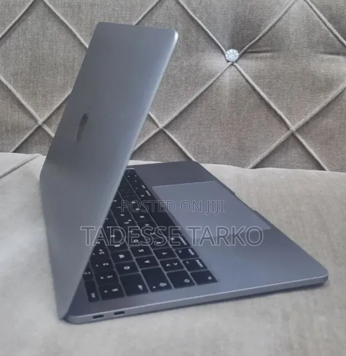 New Laptop Apple MacBook Pro 2017 16GB Intel Core i5 SSD 512GB
