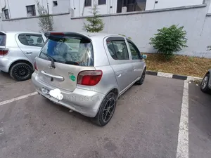Toyota Vitz 1999 Silver
