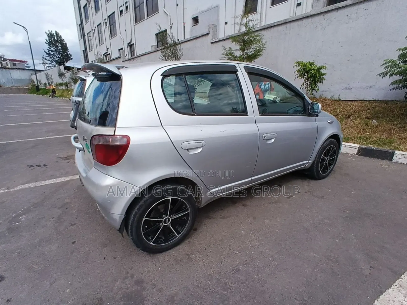 Toyota Vitz 1999 Silver