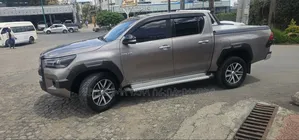 Toyota Hilux 2017 Pink