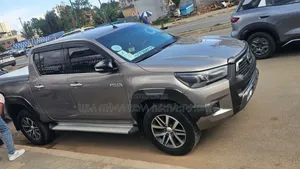 Toyota Hilux 2017 Pink