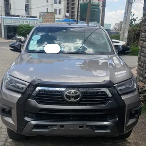 Toyota Hilux 2017 Pink