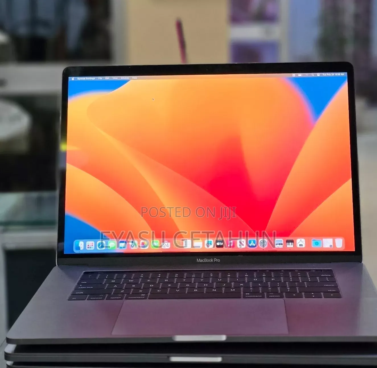 New Laptop Apple MacBook Pro 2017 16GB Intel Core i7 SSD 512GB