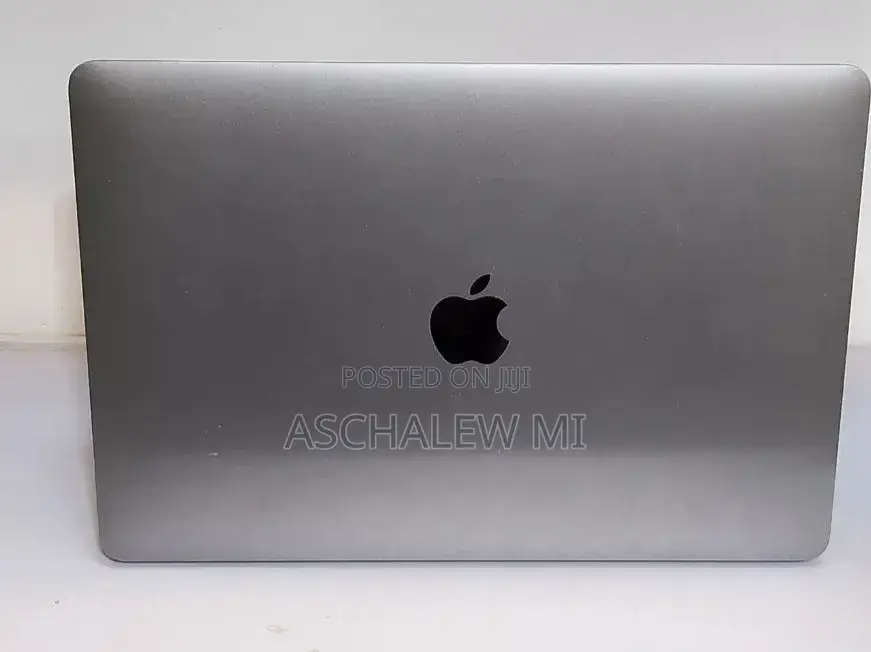 New Laptop Apple MacBook Pro 2017 8GB Intel Core i5 SSD 256GB