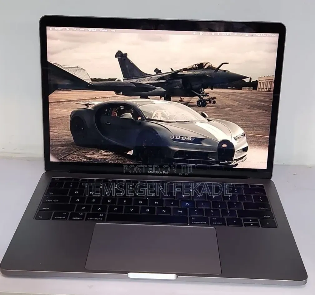 New Laptop Apple MacBook Pro 2017 8GB Intel Core i5 SSD 256GB