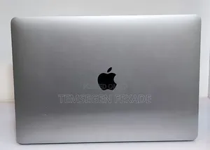 New Laptop Apple MacBook Pro 2017 8GB Intel Core i5 SSD 256GB