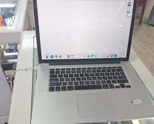 New Laptop Apple MacBook Pro 2015 16GB Intel Core i7 SSD 256GB
