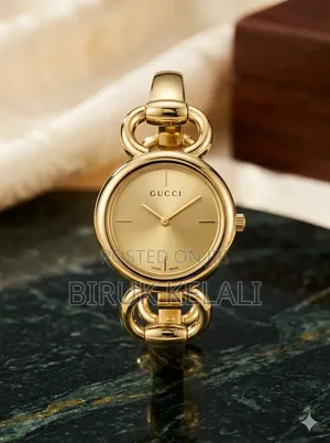 Gucci 1600 Quartz Bangle Watch
