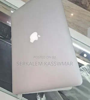New Laptop Apple MacBook Pro 2015 16GB Intel Core i7 SSD 256GB
