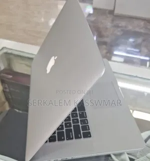 New Laptop Apple MacBook Pro 2015 16GB Intel Core i7 SSD 256GB