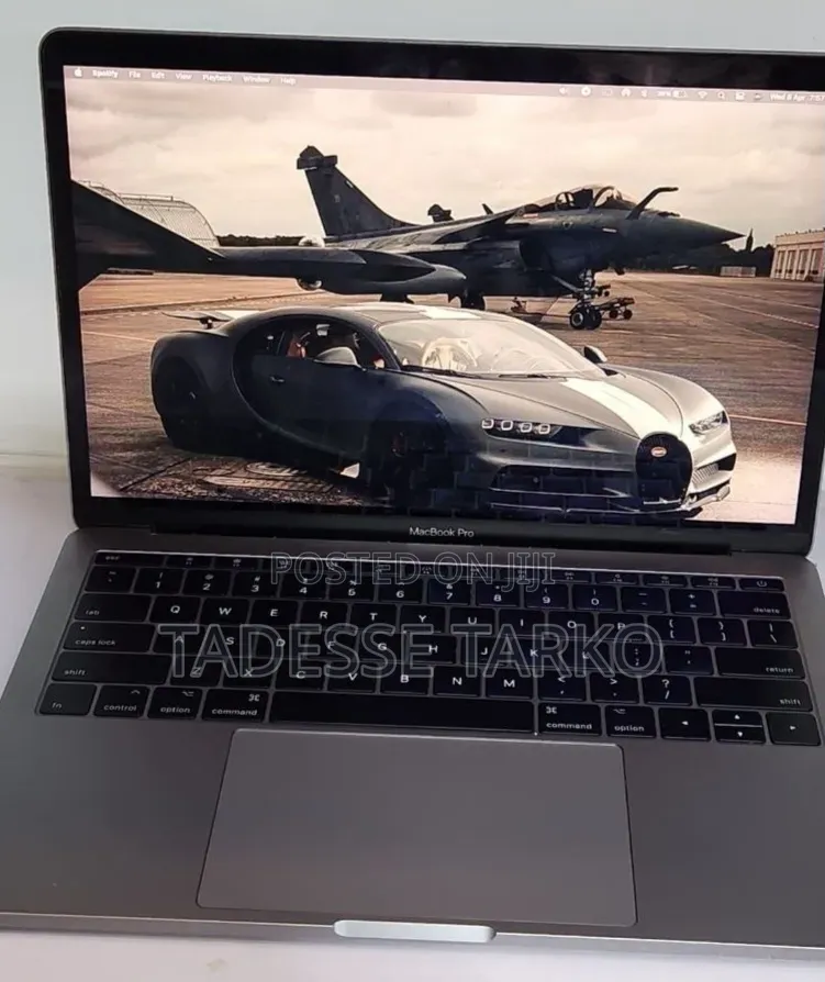 New Laptop Apple MacBook Pro 2017 8GB Intel Core i5 SSD 256GB
