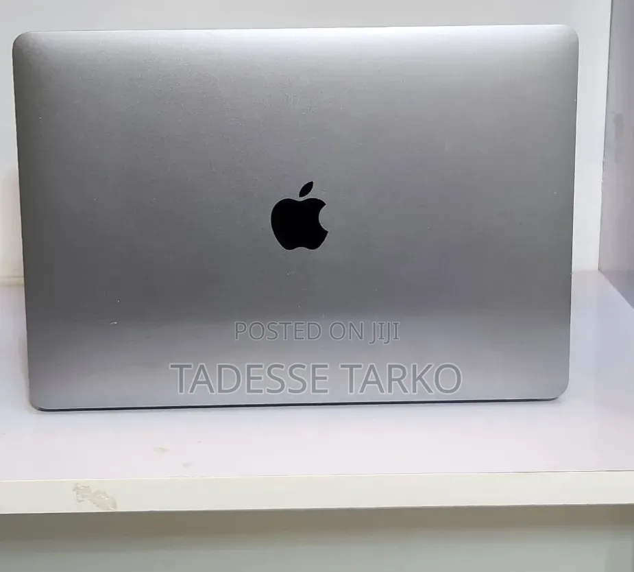 New Laptop Apple MacBook Pro 2017 8GB Intel Core i5 SSD 256GB