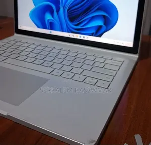 New Laptop Microsoft Surface Book 2 16GB Intel Core i7 SSD 512GB