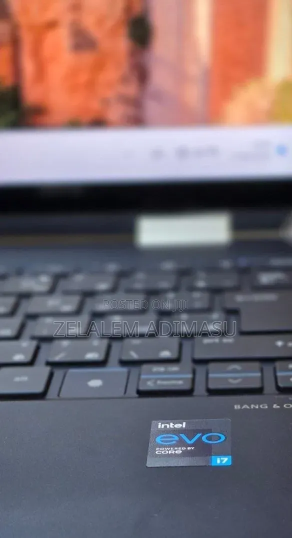 New Laptop HP Spectra 13 16GB Intel Core i7 SSD 512GB