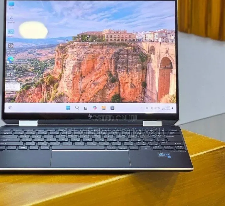 New Laptop HP Spectra 13 16GB Intel Core i7 SSD 512GB