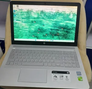 New Laptop HP Pavilion 15 8GB Intel Core i7 SSD 512GB
