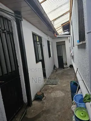 Furnished 3bdrm Villa in Bole for sale