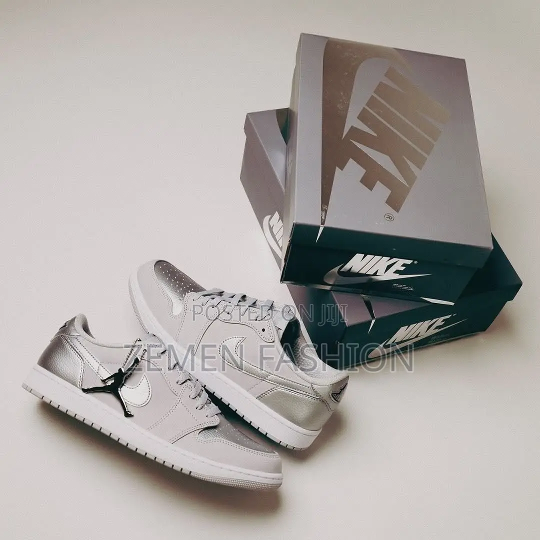 Jordan 1 Low Metallic Silver