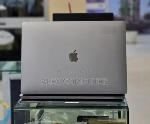 New Laptop Apple MacBook Pro 2017 16GB Intel Core i7 SSD 512GB