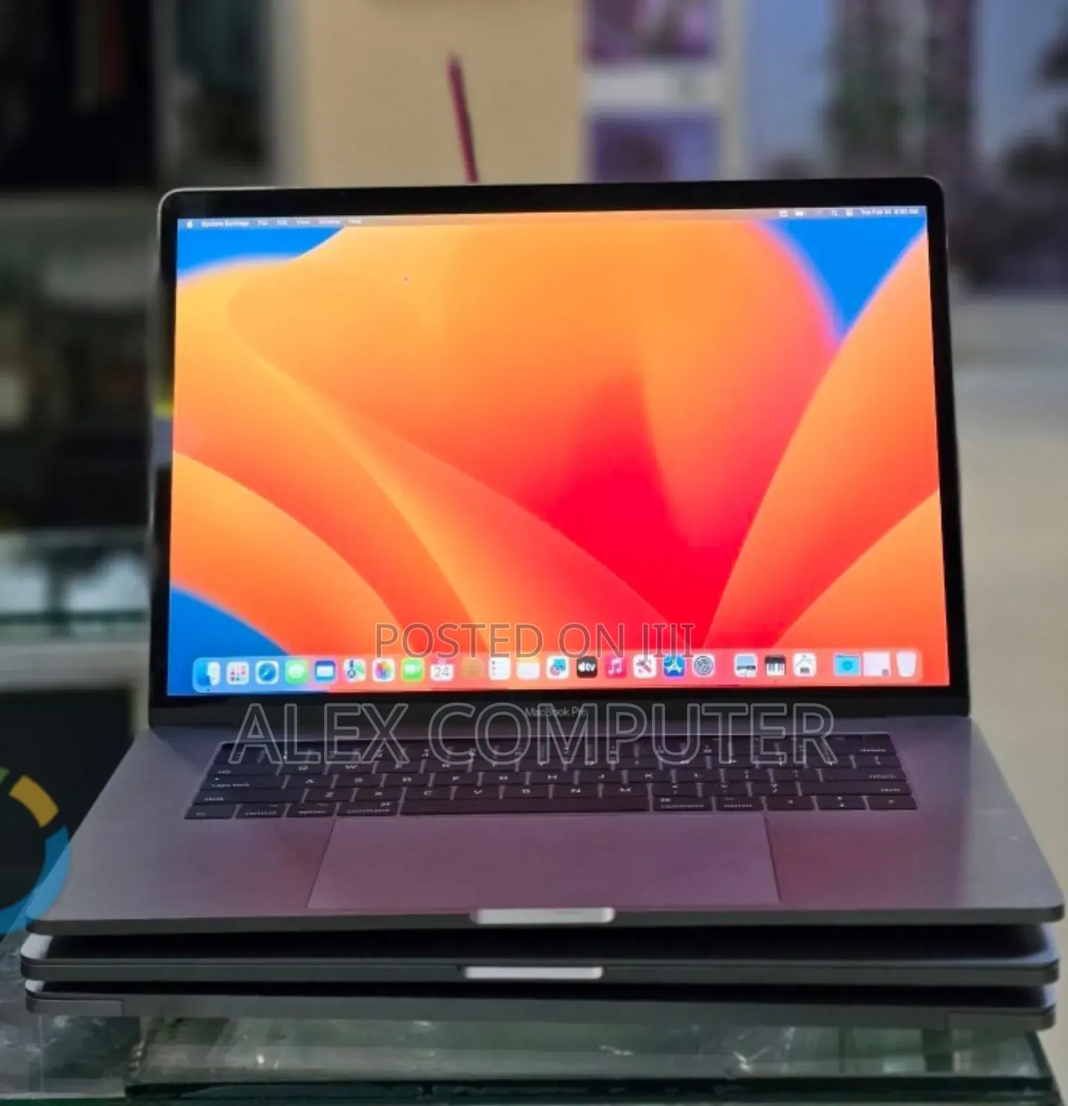New Laptop Apple MacBook Pro 2017 16GB Intel Core i7 SSD 512GB