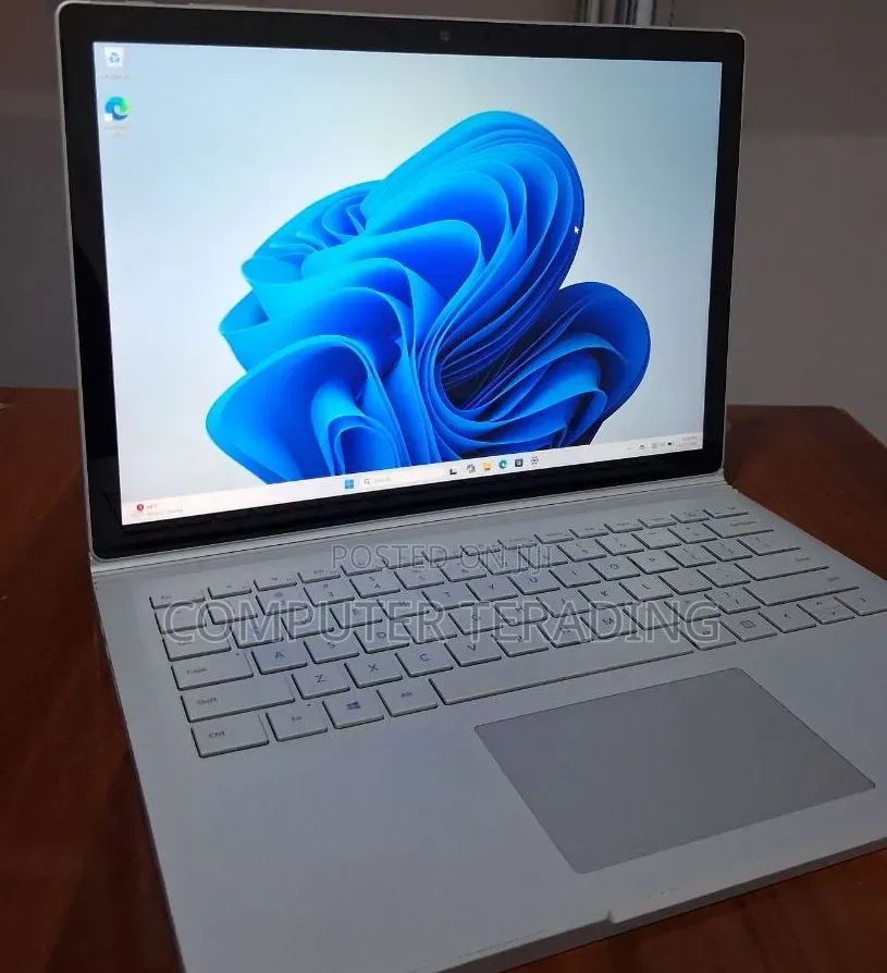 New Laptop Microsoft Surface Book 2 16GB Intel Core i7 SSD 512GB
