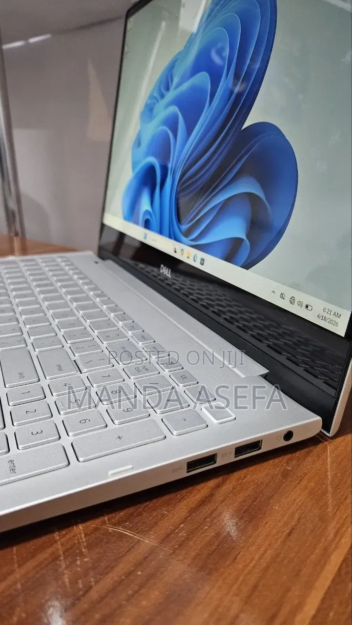 New Laptop Dell Inspiron 15 16GB Intel Core i5 SSD 256GB