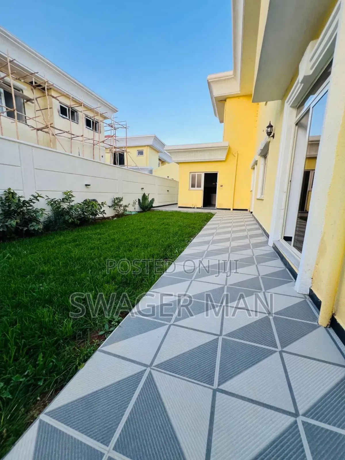 Furnished 6bdrm Townhouse/Terrace in Ccd Real State, Yeka for sale