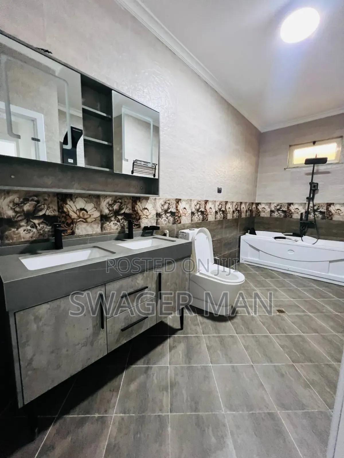 Furnished 6bdrm Townhouse/Terrace in Ccd Real State, Yeka for sale