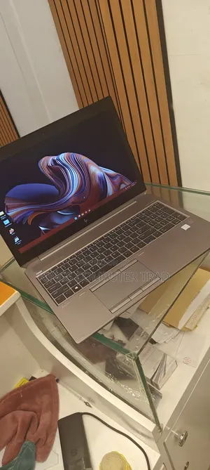 New Laptop HP ZBook 15 G5 16GB Intel Core i5 SSD 512GB