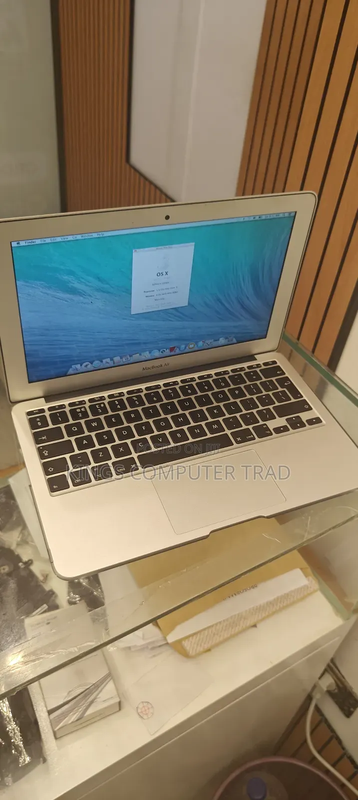 New Laptop Apple MacBook 2015 4GB Intel Core i5 SSD 128GB