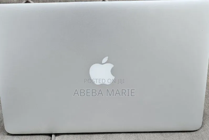 New Laptop Apple MacBook Pro 2015 8GB Intel Core i5 SSD 256GB