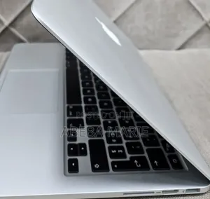 New Laptop Apple MacBook Pro 2015 8GB Intel Core i5 SSD 256GB