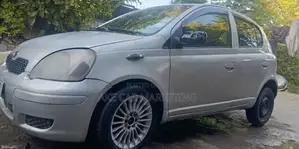 Toyota Vitz 2004 Silver
