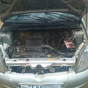 Toyota Vitz 2001 Silver