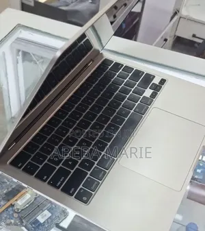 New Laptop Apple MacBook Air 2022 M2 8GB Apple M2 SSD 512GB