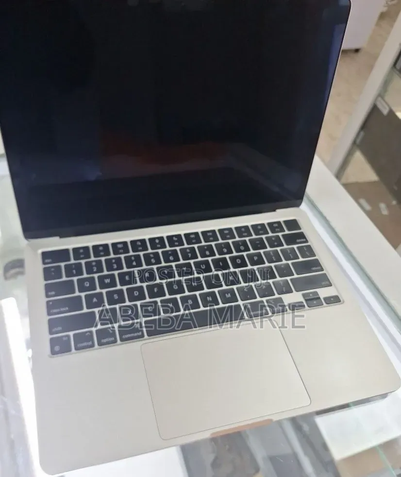 New Laptop Apple MacBook Air 2022 M2 8GB Apple M2 SSD 512GB